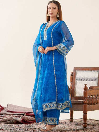 Dhiyona PD Women Floral Embroidered V-Neck Organza A-Line Kurta With Trousers & Dupatta