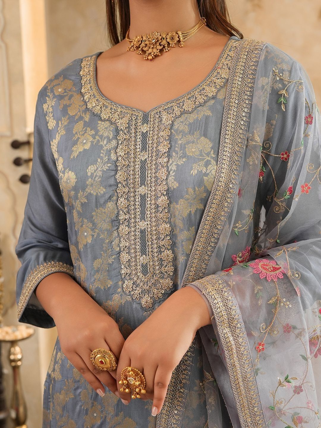 Women Woven Design Regular Kurta with Trousers & Dupatta