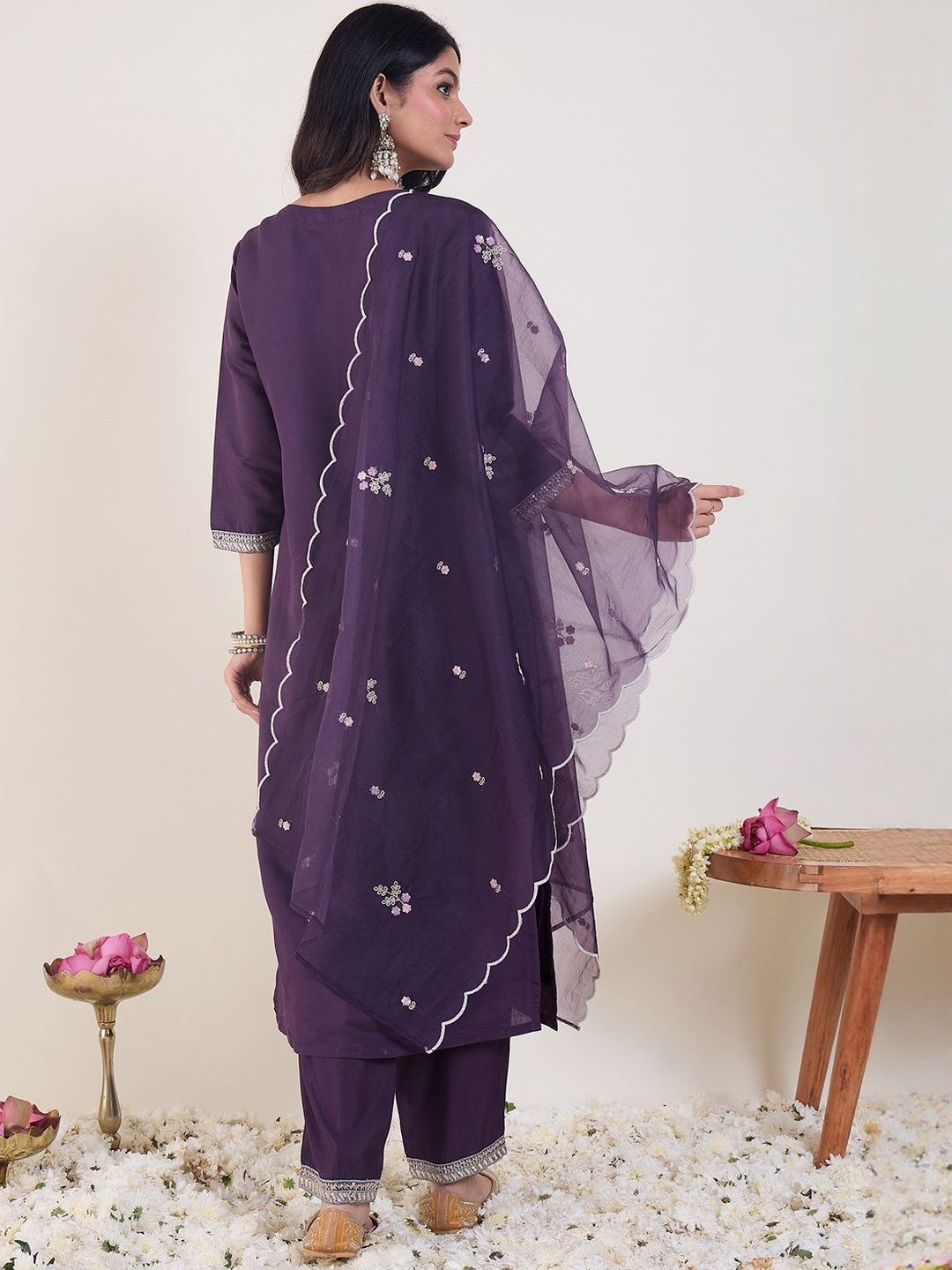 Floral Embroidered Straight Thread Work Kurta With Trousers & Dupatta
