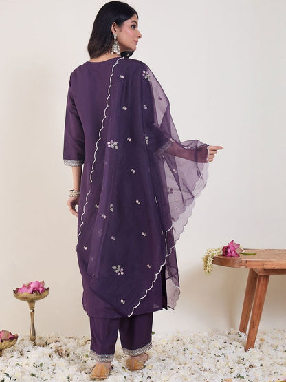 Floral Embroidered Straight Thread Work Kurta With Trousers & Dupatta