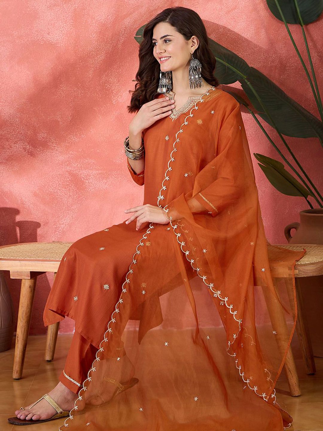 Dhiyona SN Women's Floral Embroidered Notch Neck Thread Work Straight Kurta With Trouser & Dupatta