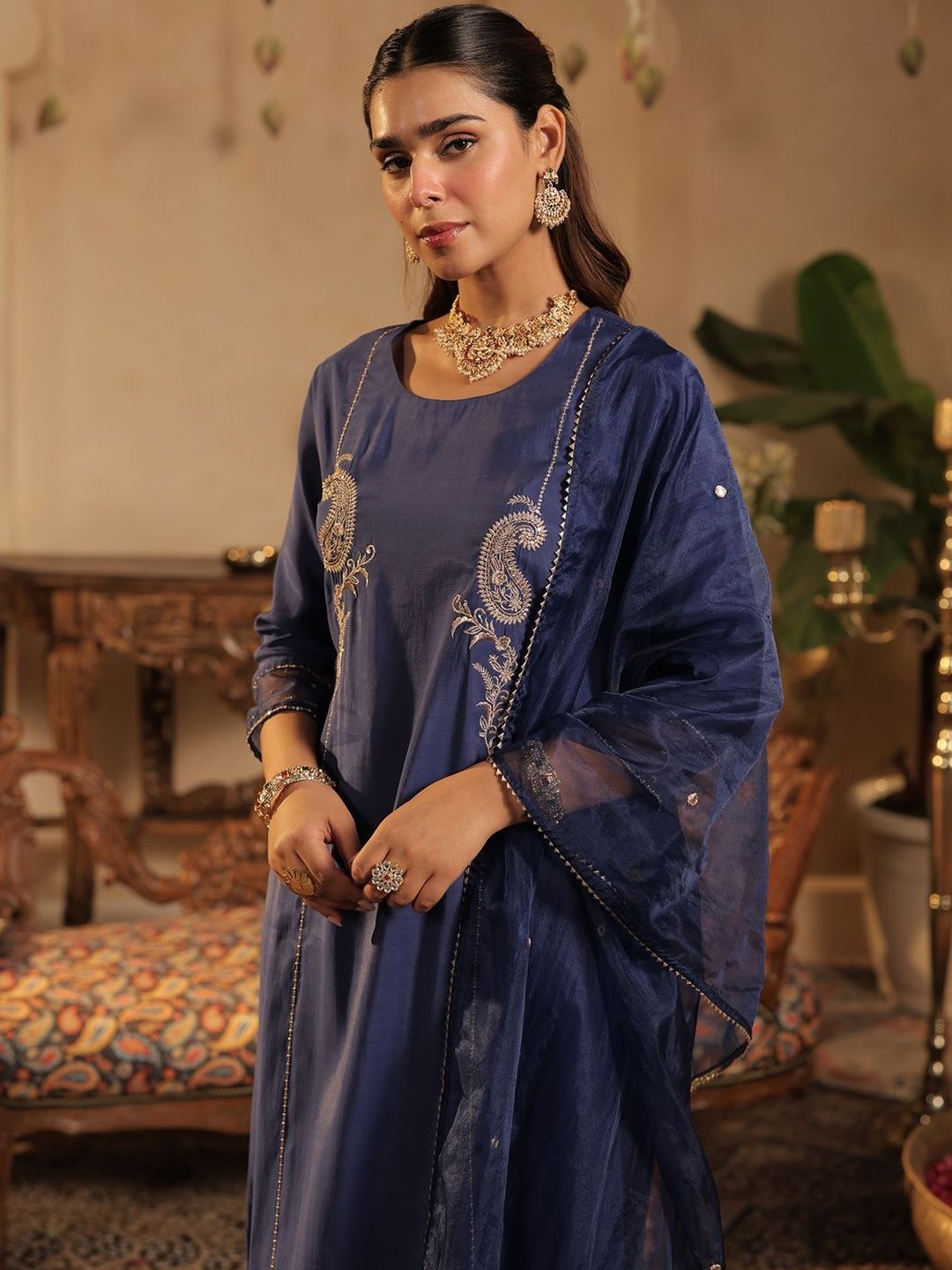 Women Paisley Embroidered Sequinned Kurta with Trousers & Dupatta