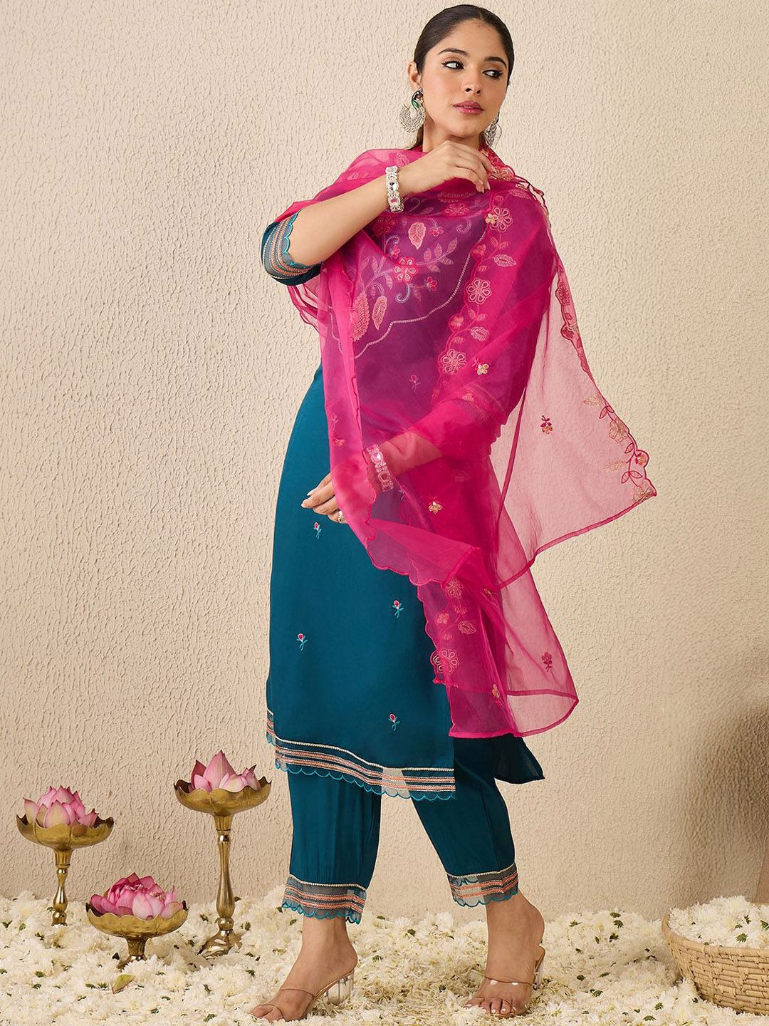 Dhiyona IE Women's Women Ethnic Motifs Printed Kurta with Trousers & Dupatta