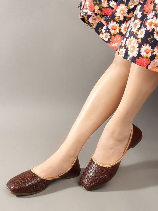 Dhiyona AK Women Textured Mojaris Flats