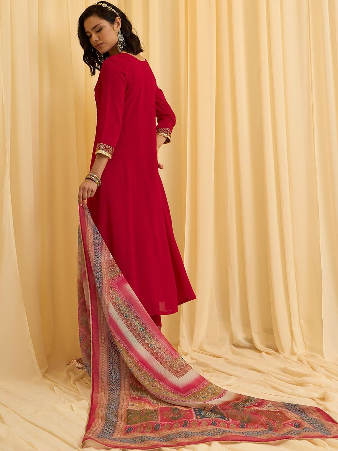 Dhiyona CH Women Ethnic Motifs Embroidered Regular Thread Work Kurta with Trousers & Dupatta