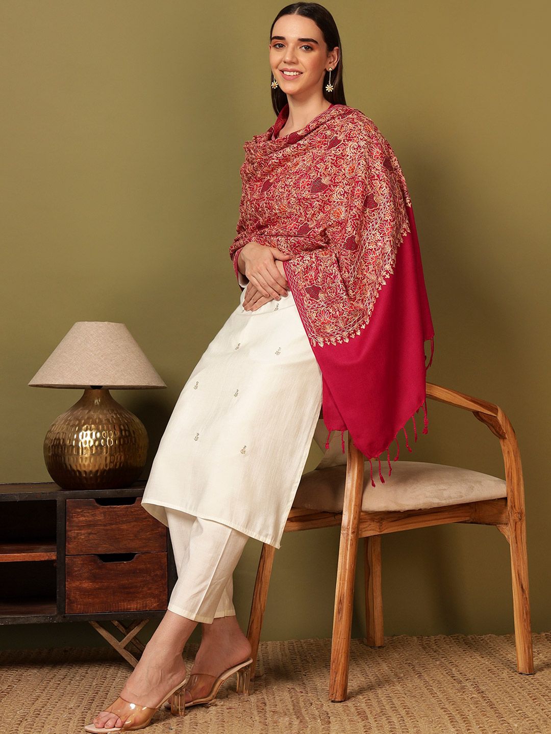 Dhiyona PA Hunar Floral Nalki Embroidered Woolen Shawl