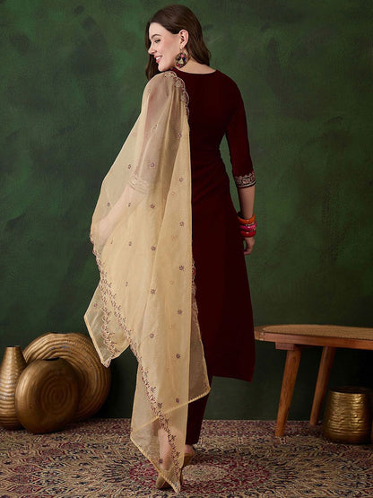 Dhiyona SN Women's Zari Sequence Embroidered Straight Velvet Kurta Trousers With Dupatta