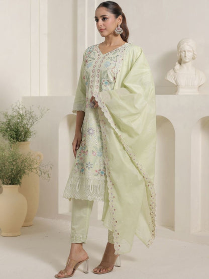 Women Floral Embroidered Thread Work Pure Cotton Kurta with Trousers & Dupatta