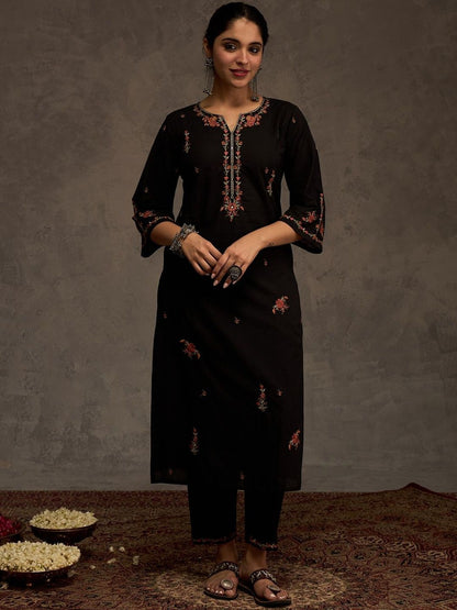 Women Embroidered Thread Work Pure Cotton Kurta with Trousers & Dupatta