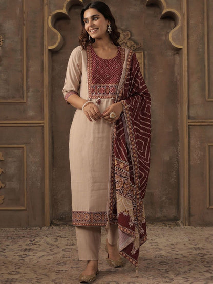 Geometric Yoke Design Thread Work Straight Kurta With Trousers & Dupatta