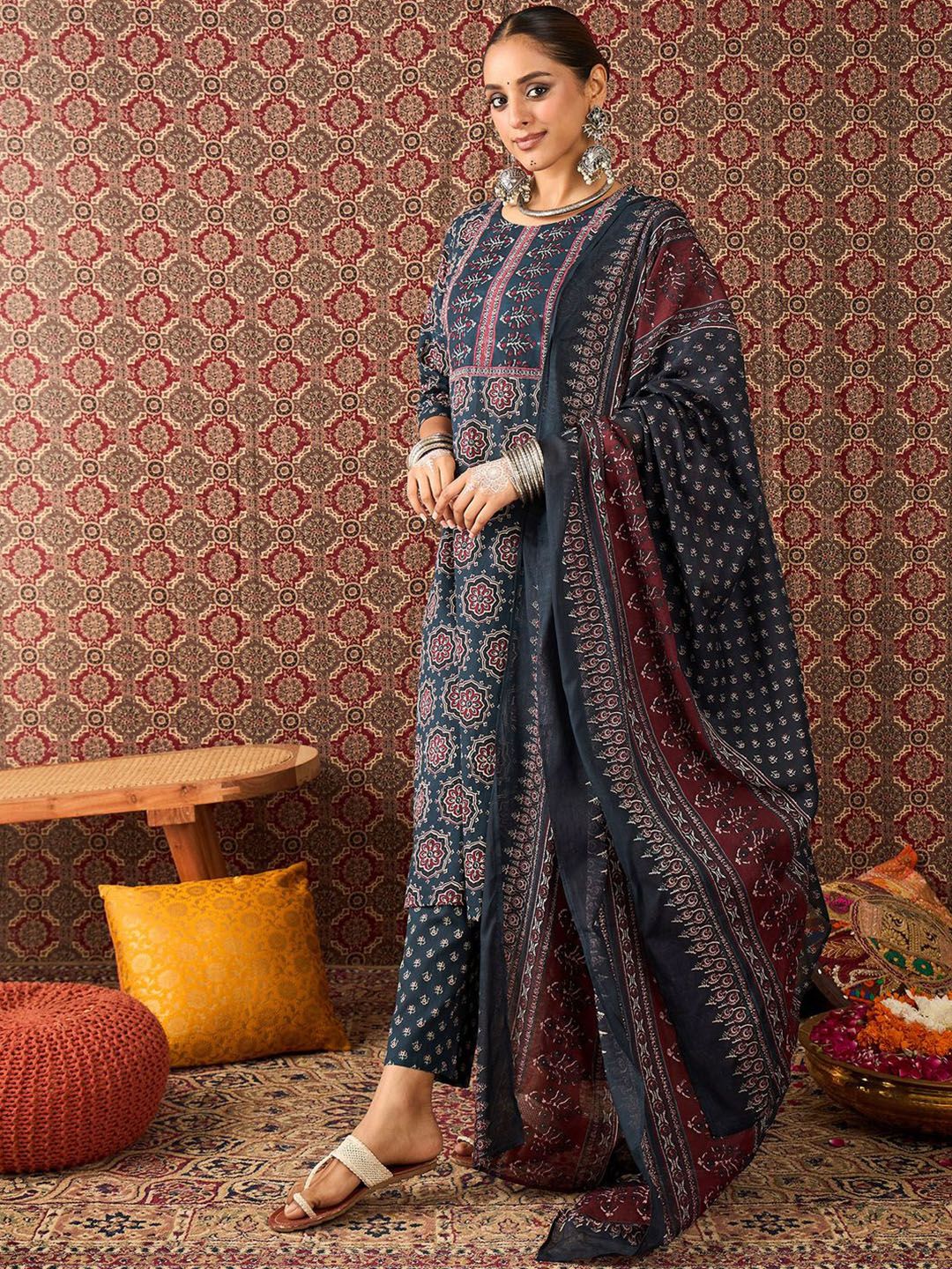 Dhiyona IE Women's Women Floral Printed Regular Pure Cotton Kurta with Trousers & Dupatta Kurta Sets