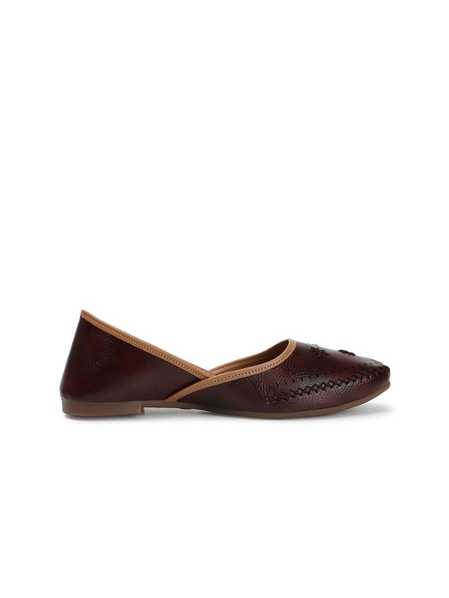 Dhiyona AK Women Embellished Ballerinas