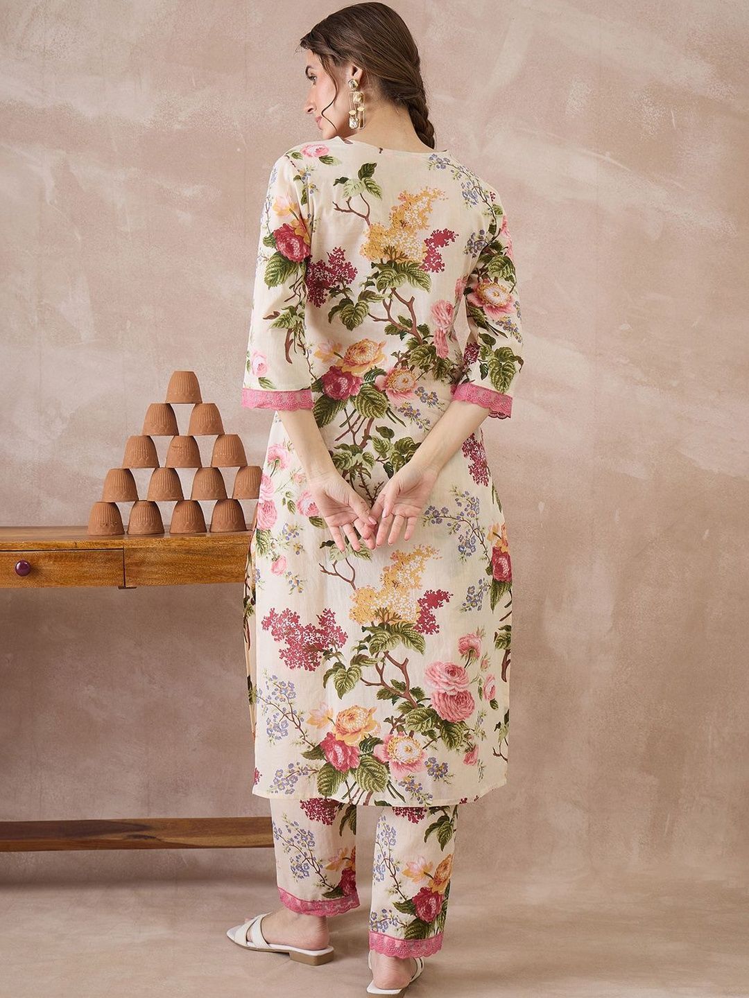 Women Floral Printed Regular Pure Cotton Kurta with Trousers