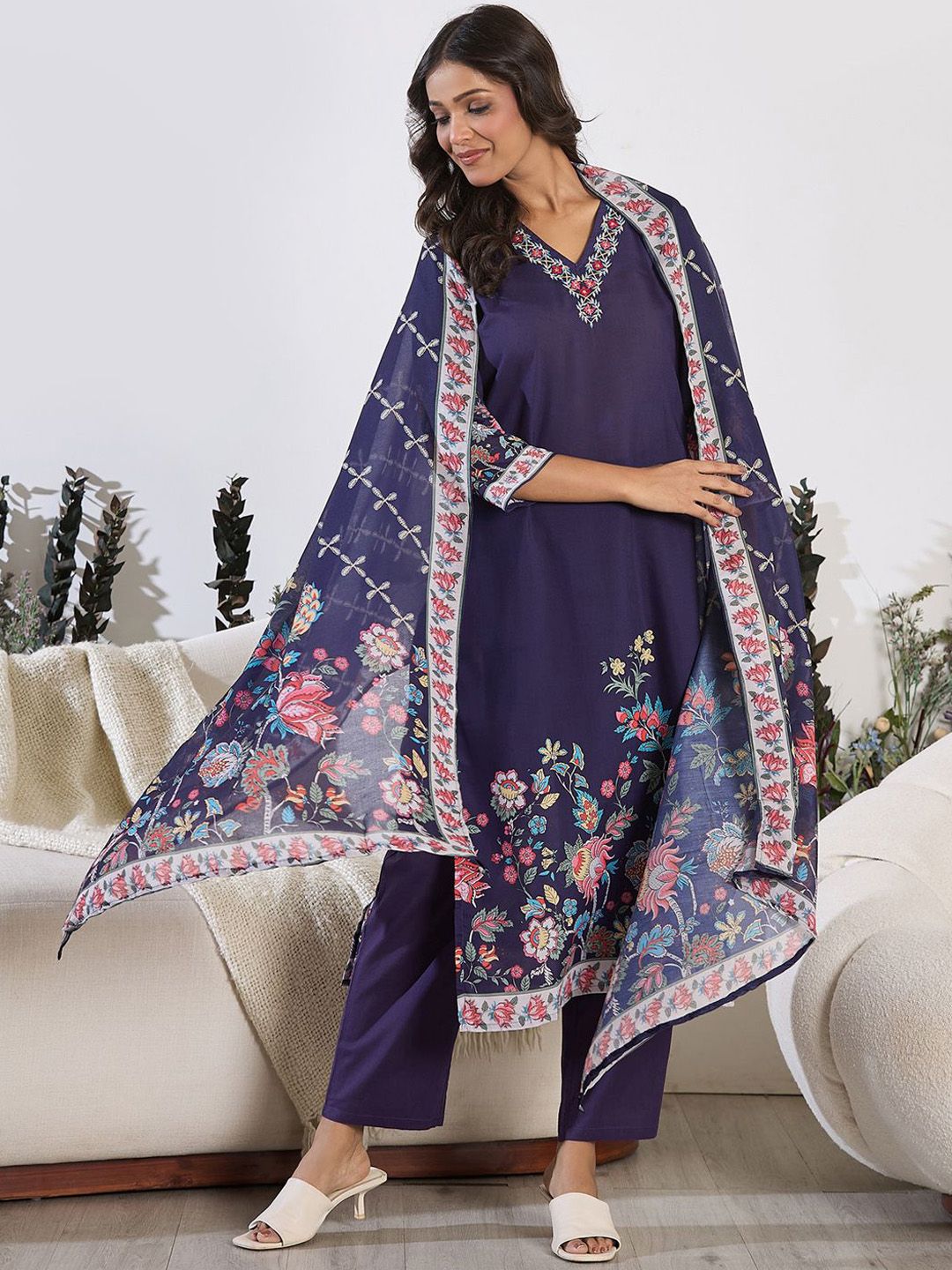 Floral Printed Thread Work Straight Kurta with Trouser & Dupatta
