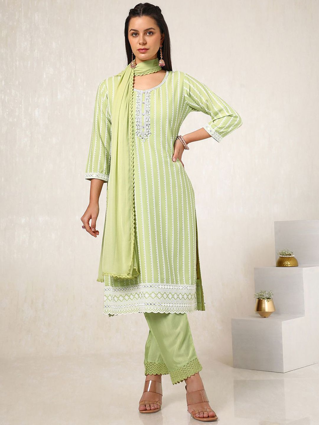 Dhiyona SO Women's Floral Embroidered Regular Thread Work Straight Kurta With Trouser With Dupatta