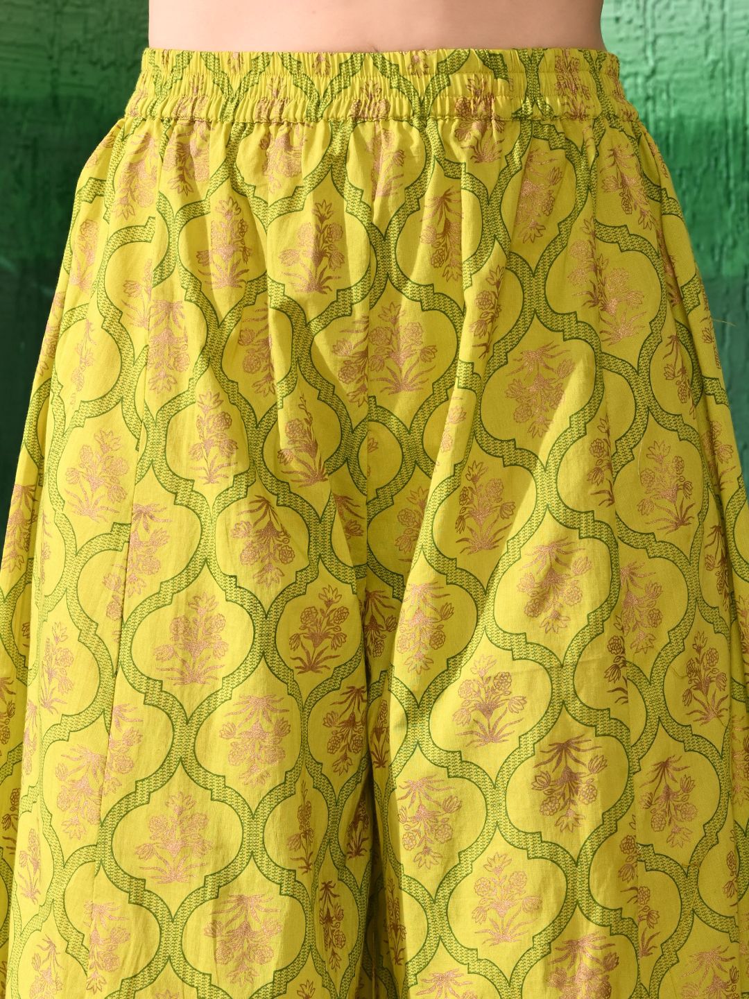 Dhiyona SN Women's Printed Straight Kurta & Palazzos With Dupatta