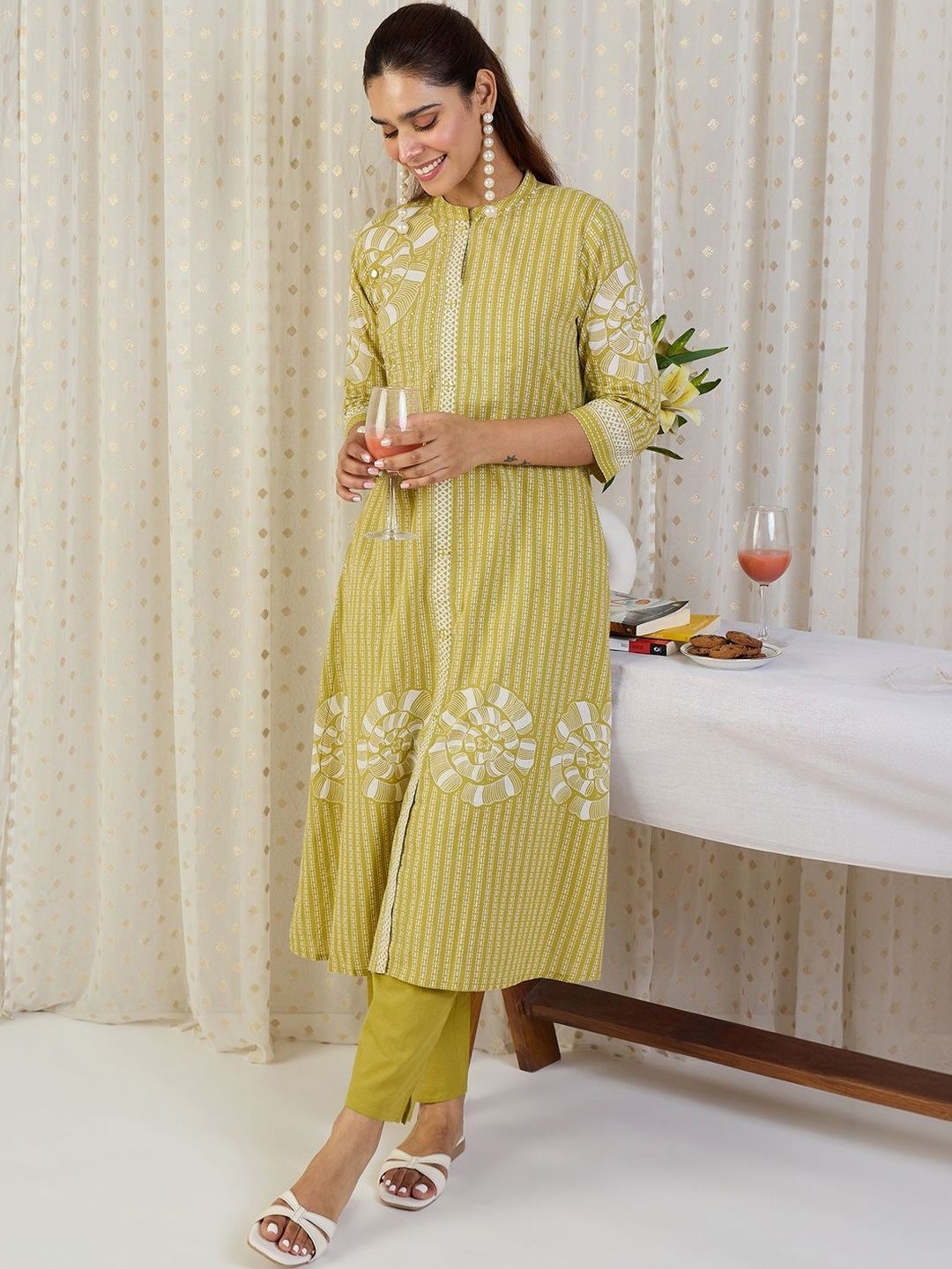 Floral Printed Mandarin Collar Pure Cotton A-Line Kurta With Trousers