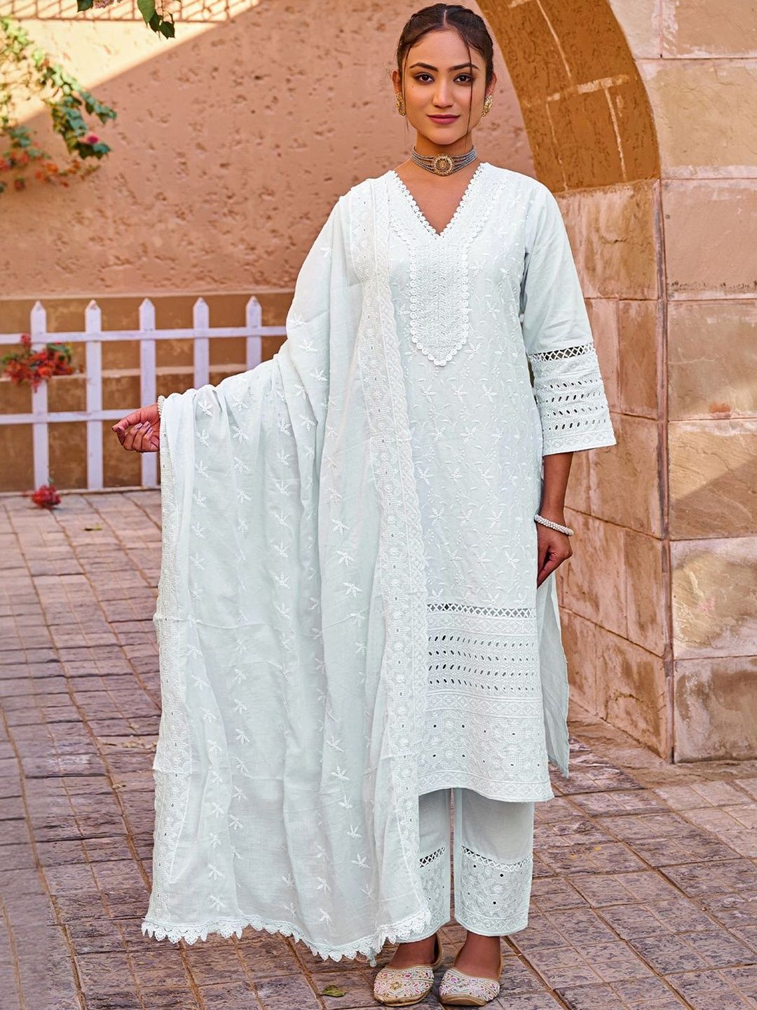Ethnic Motifs Embroidered Chikankari Pure Cotton Kurta With Trousers & Dupatta