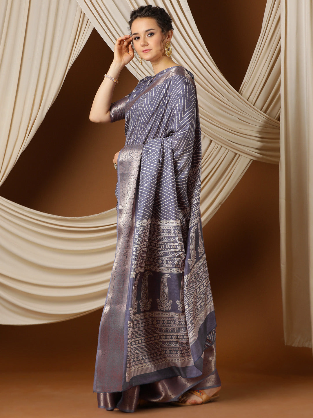 Women's Silk Blend Lavendar Printed Designer Saree With Blouse Piece