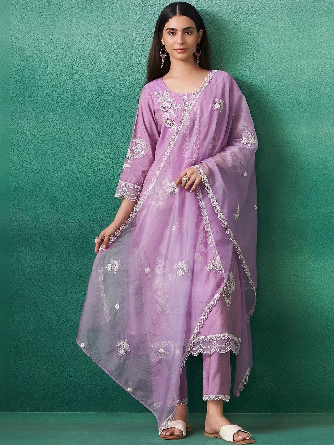 Women Ethnic Motifs Embroidered Regular Thread Work Kurta with Trousers & With Dupatta