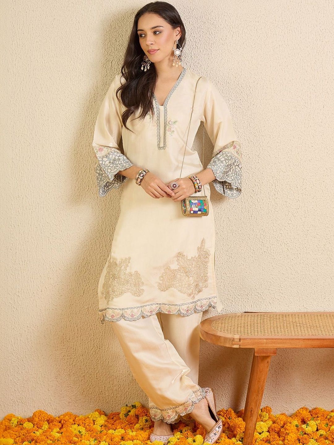 Women Ethnic Motifs Embroidered Regular Thread Work Kurta with Trousers