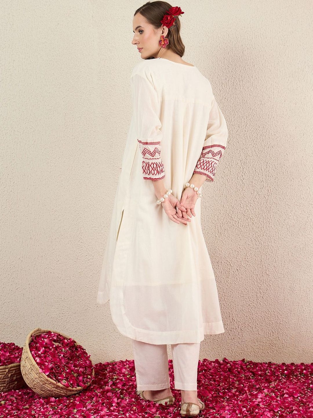 Women Ethnic Motifs Embroidered Thread Work Pure Cotton Kurta with Trousers