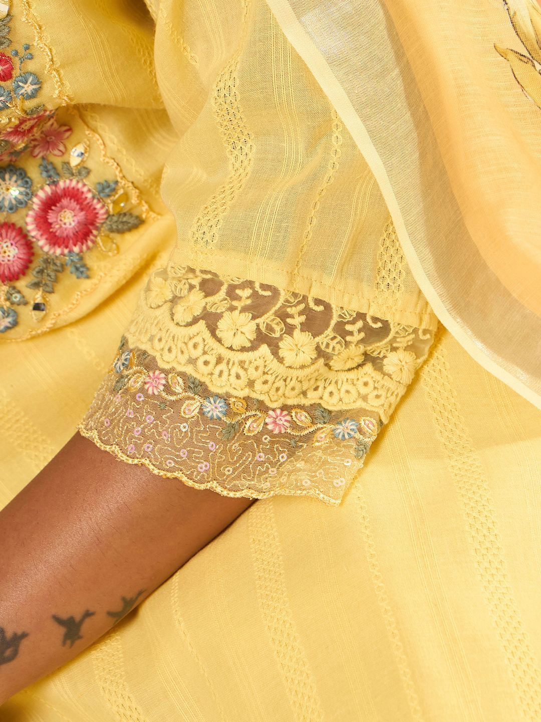 Dhiyona IE Floral Embroidered Thread Work Pure Cotton Straight Kurta With Trousers & Dupatta