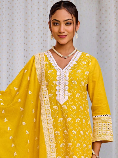 Women Ethnic Motifs Embroidered Regular Thread Work Pure Cotton Kurta with Trousers & With Dupatta