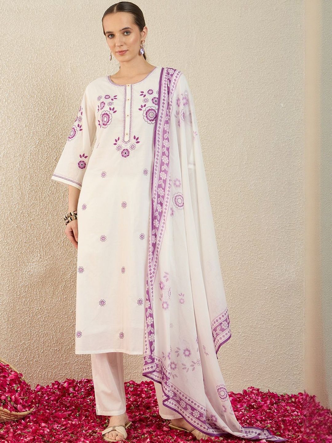 Women Floral Embroidered Regular Thread Work Pure Cotton Kurta with Trousers & With Dupatta