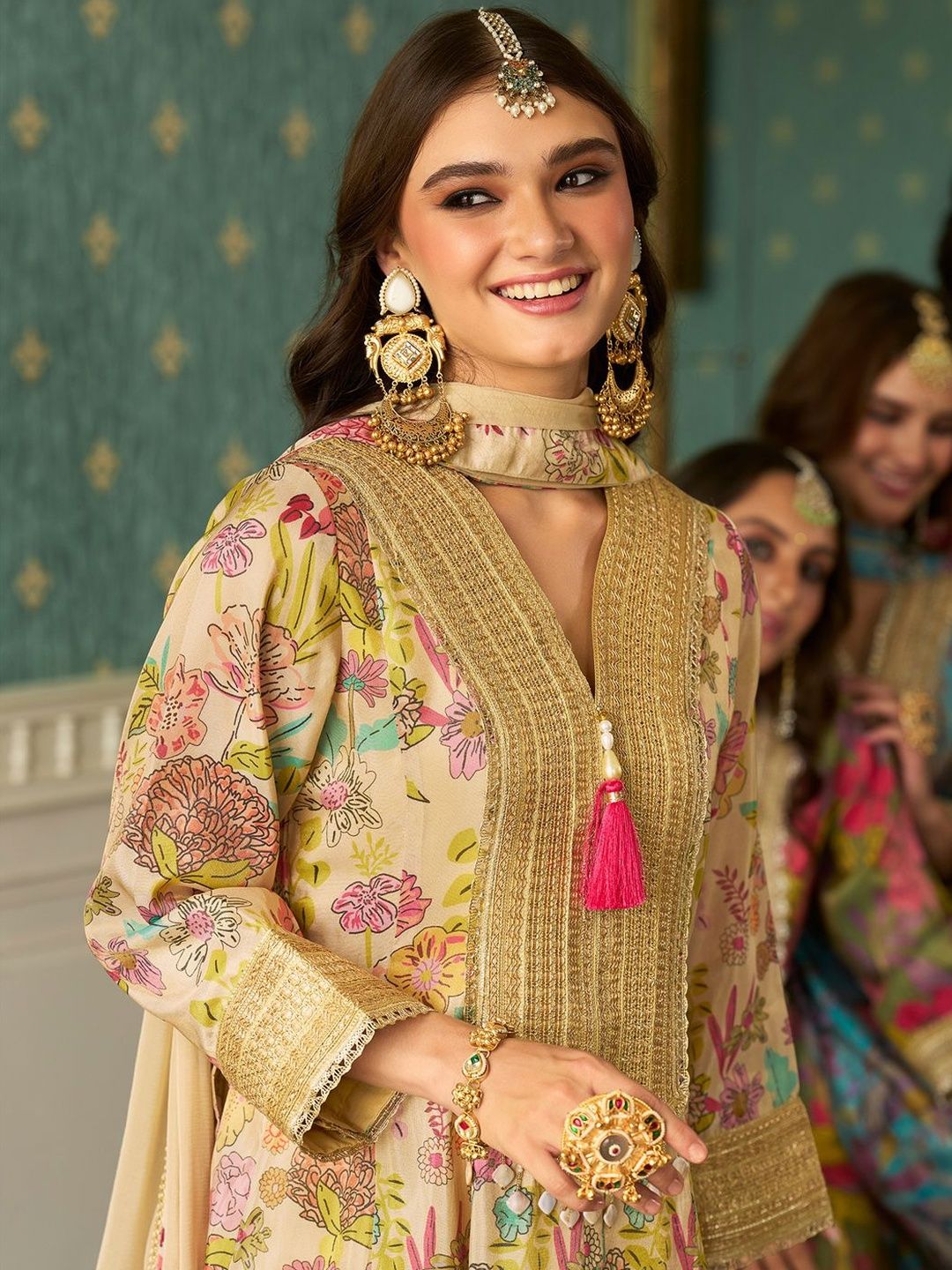 Women Floral Printed Kurta with Trouser & Dupatta