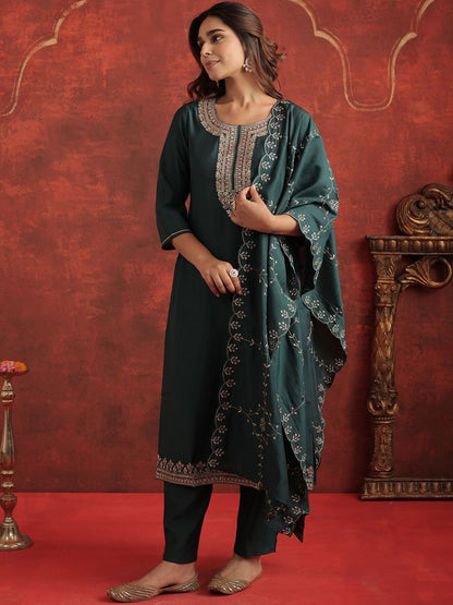Floral Yoke Design Round Neck Thread Work Kurta With Trousers & Dupatta