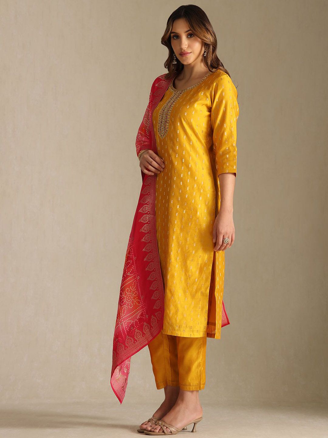 Dhiyona SO Women's Floral Woven Design Zardozi Kurta With Trousers & Dupatta