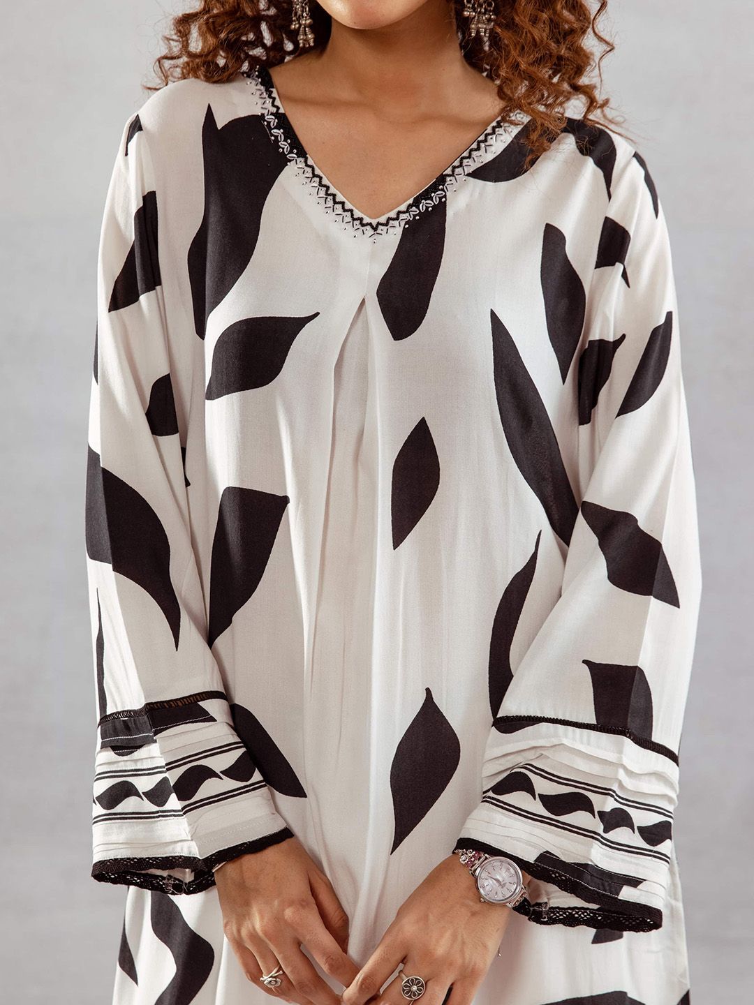 Dhiyona SN Women's Abstract Printed Beads and Stones A-Line Kurta with Palazzos Set