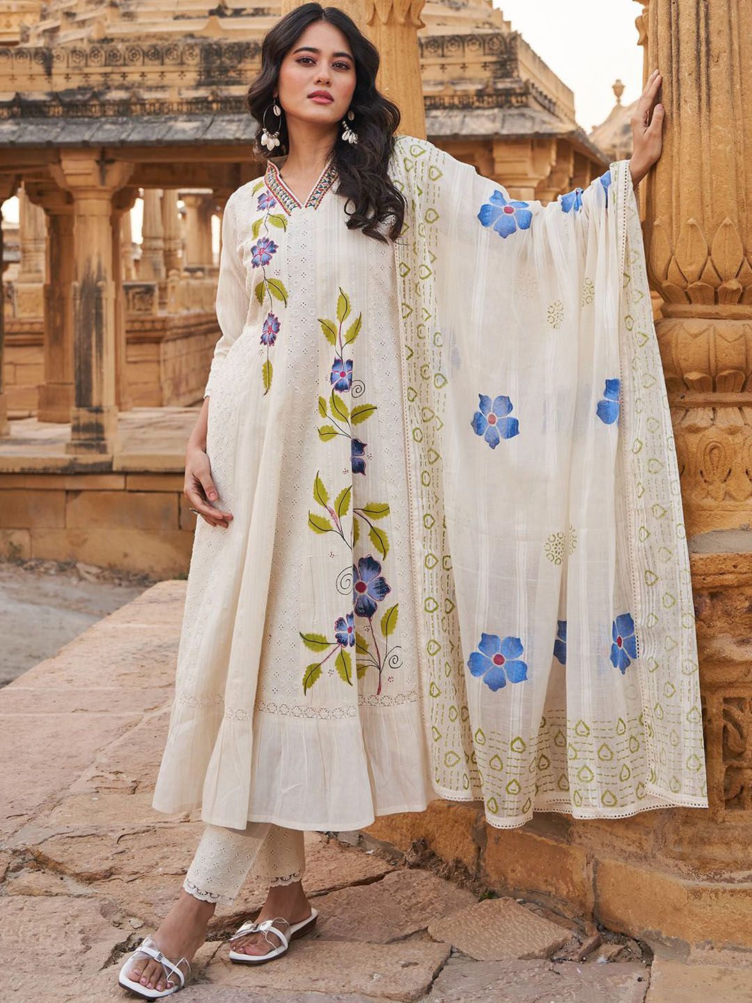 Dhiyona IE Floral Embroidered Mirror Work V-Neck Pure Cotton Kurta With Trousers & Dupatta