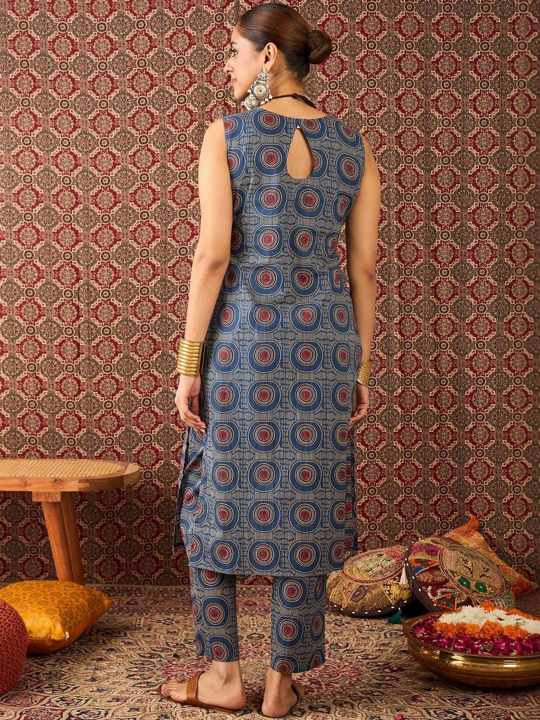 Women Printed Regular Pure Cotton Kurta with Trousers
