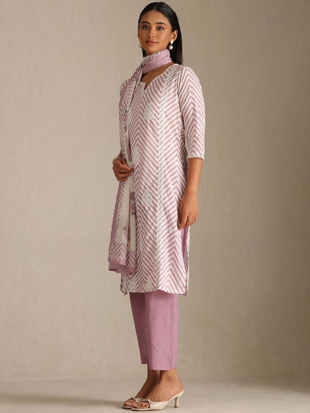 Dhiyona SO Women's Women Floral Embroidered Pure Cotton Kurta & Trousers With Floral Dupatta