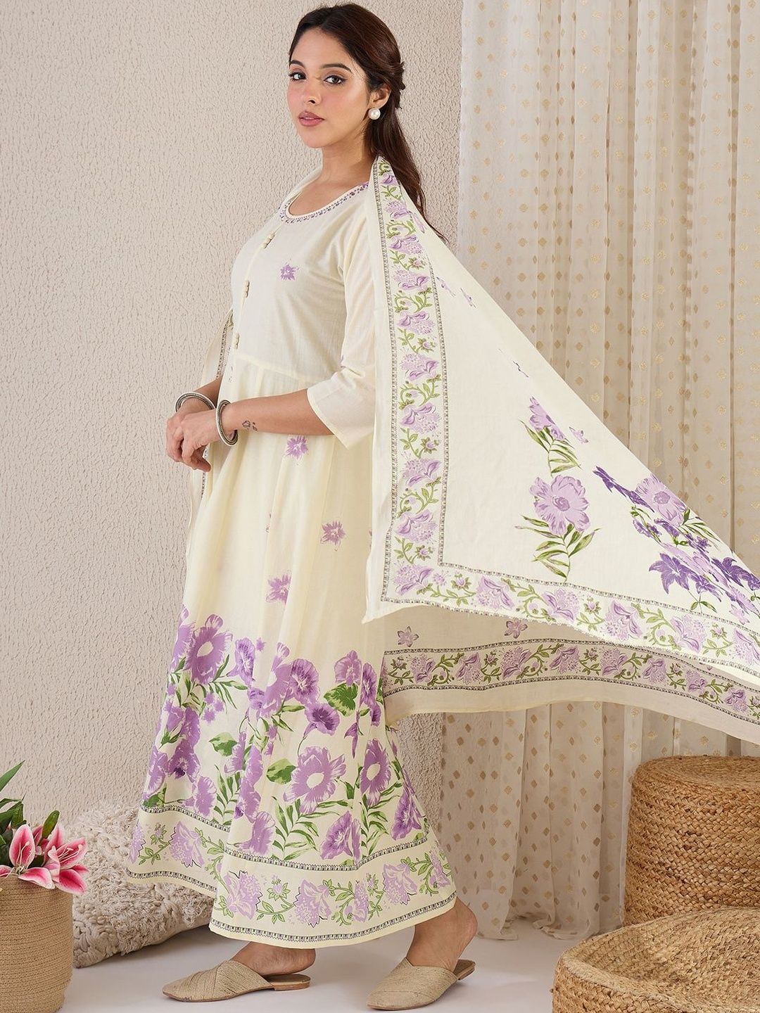 Women Floral Printed Panelled Thread Work Pure Cotton Kurta with Trousers & With Dupatta