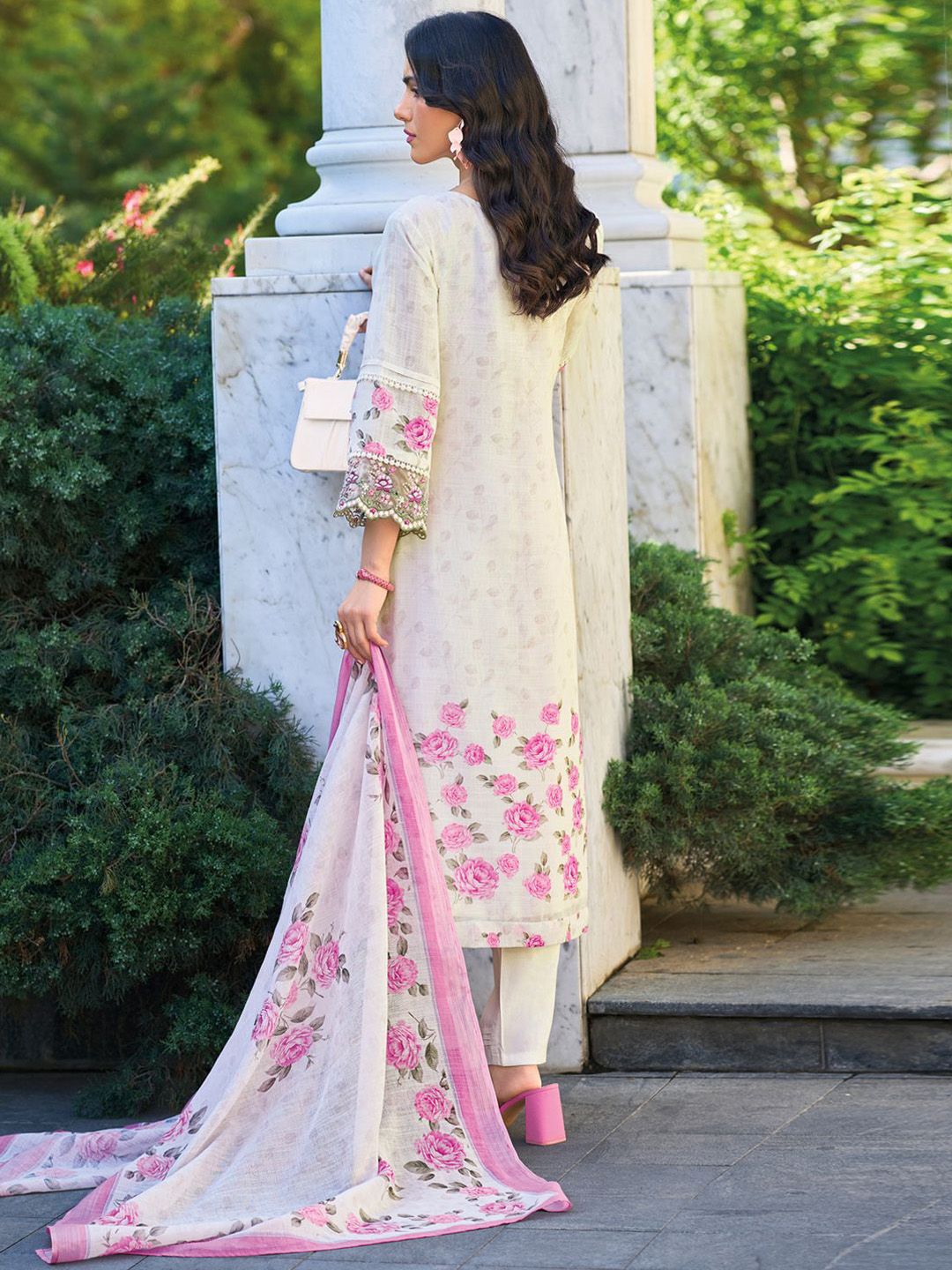 Women Floral Embroidered Regular Thread Work Linen Kurta with Trousers & With Dupatta