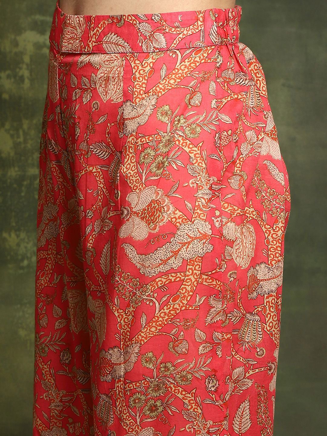 Dhiyona SN Women's Printed Tasseled Kurta & Palazzo