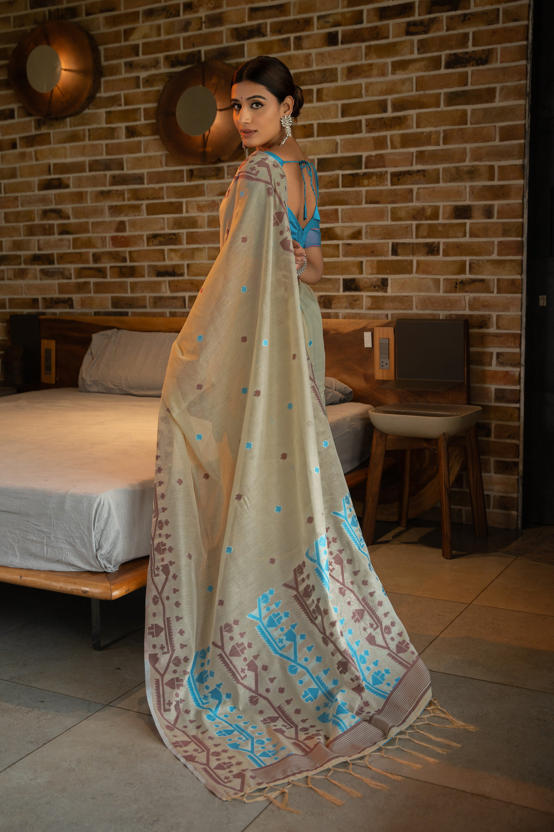 Dhiyona GR Women's Pankti Carolina Blue Cotton Jamdani Saree