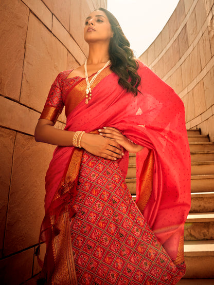Women's Silk Blend Pink Woven Design Designer Saree With Blouse Piece
