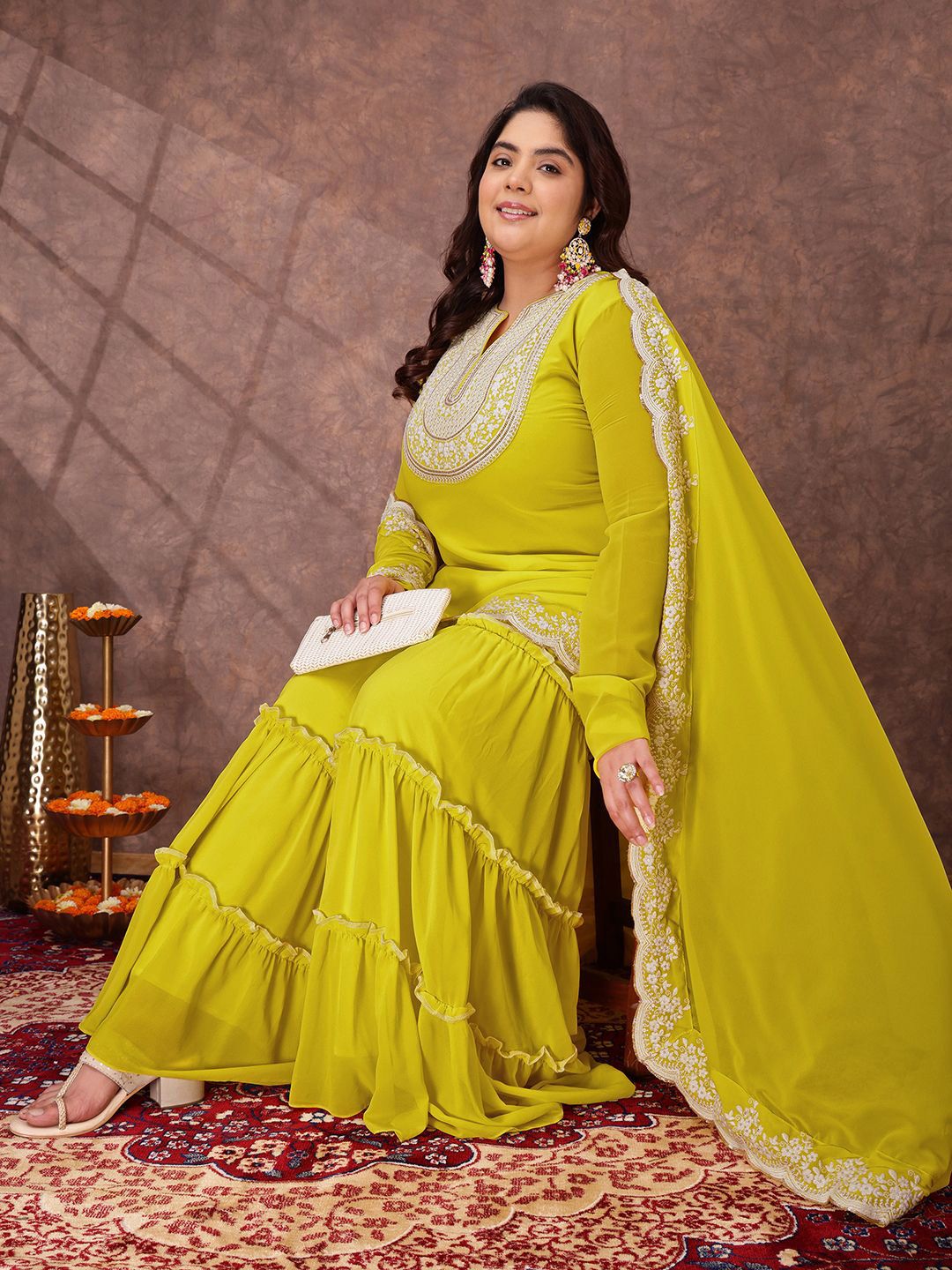 Dhiyona IN Women Floral Yoke Design Regular Thread Work Kurta Set With Dupatta