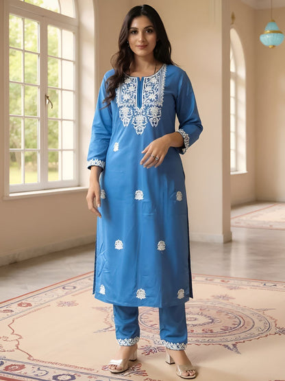 Women Ethnic Motifs Embroidered Thread Work Kurta With Trousers