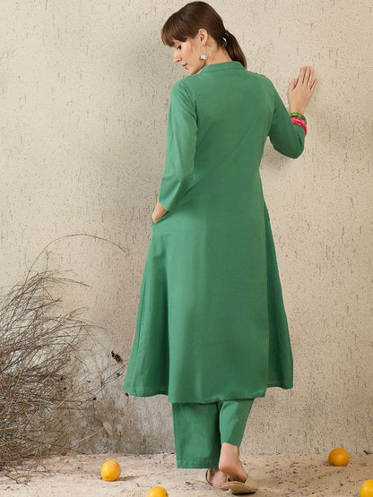 Women Floral Embroidered Regular Thread Work Kurta with Palazzos