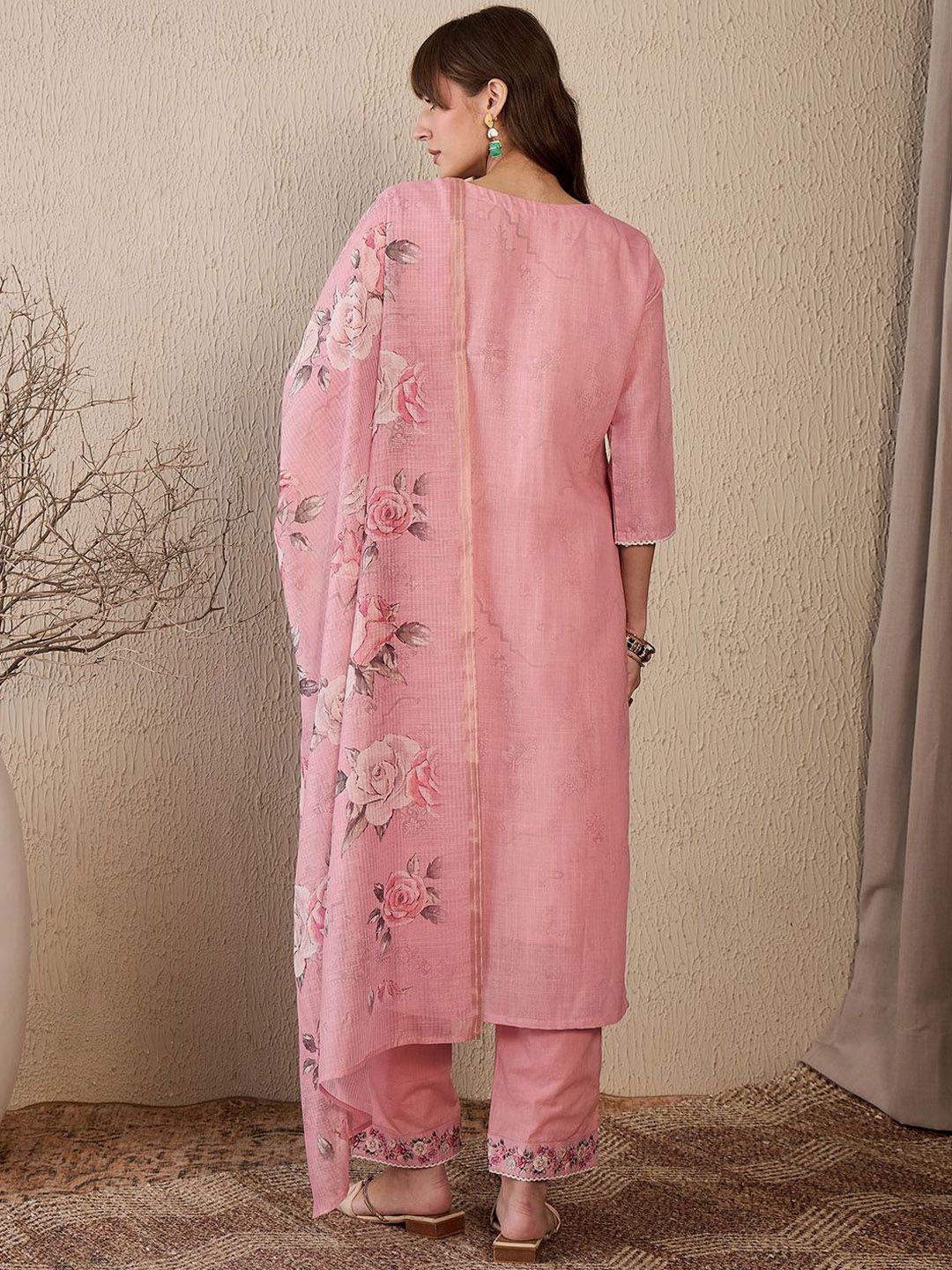 Women Floral Embroidered Regular Thread Work Linen Kurta with Trousers & With Dupatta