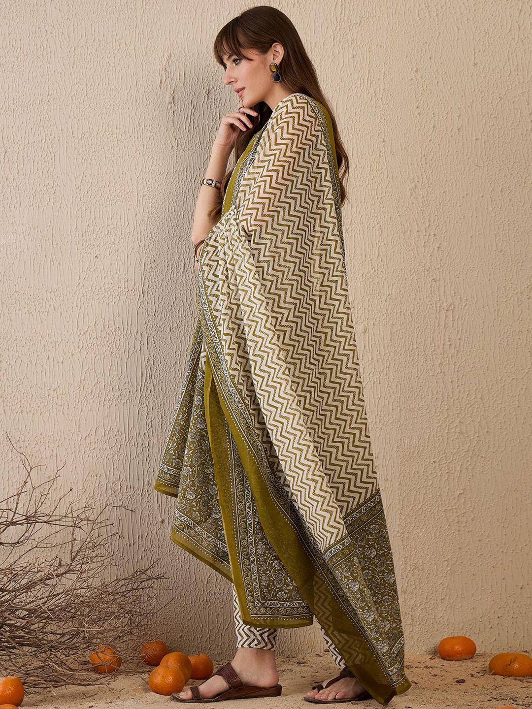 Women Ethnic Motifs Printed Regular Pure Cotton Kurta with Trousers & With Dupatta