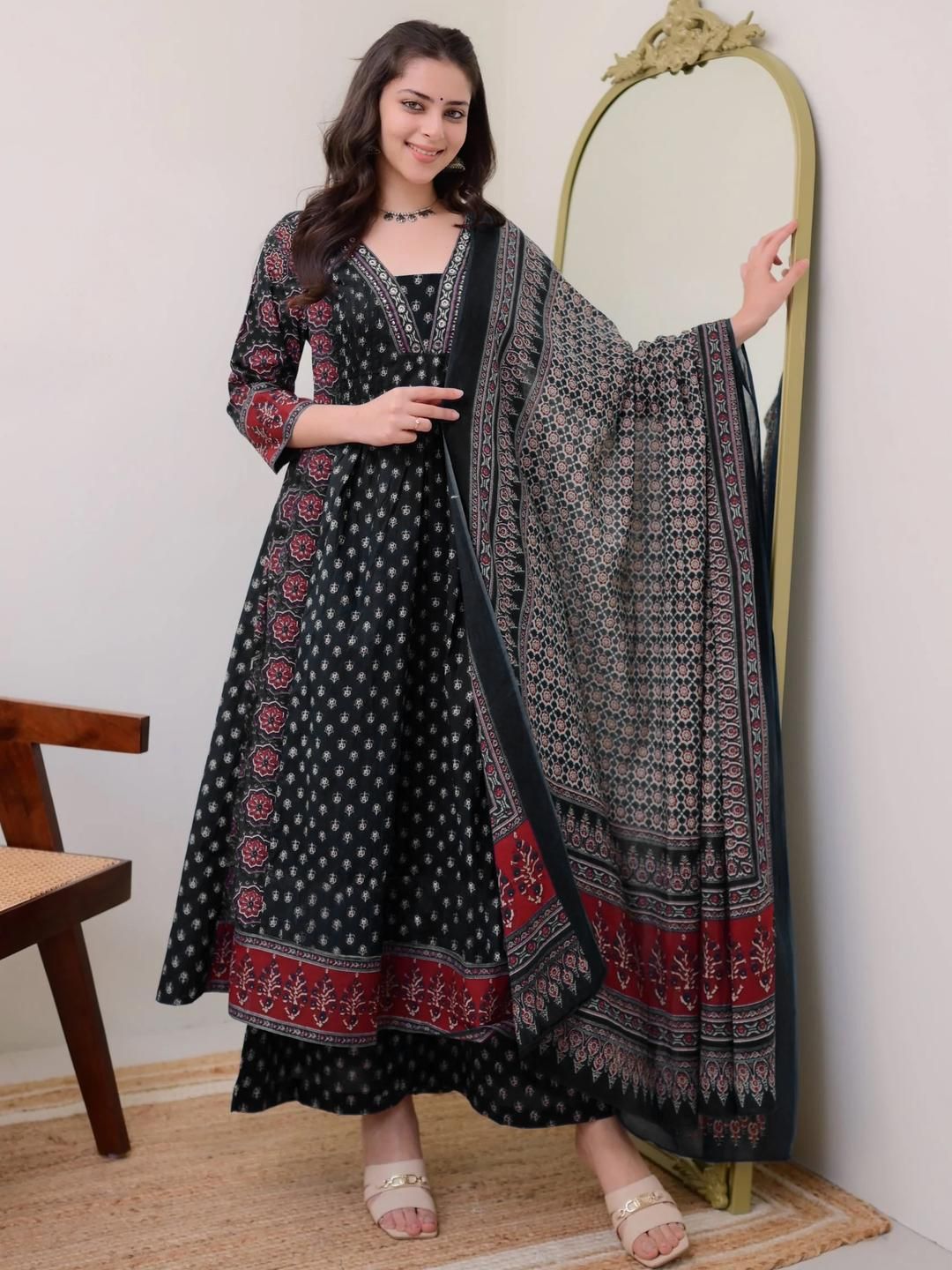 Dhiyona KL Women Floral Printed Anarkali Kurta With Palazzos And Dupatta