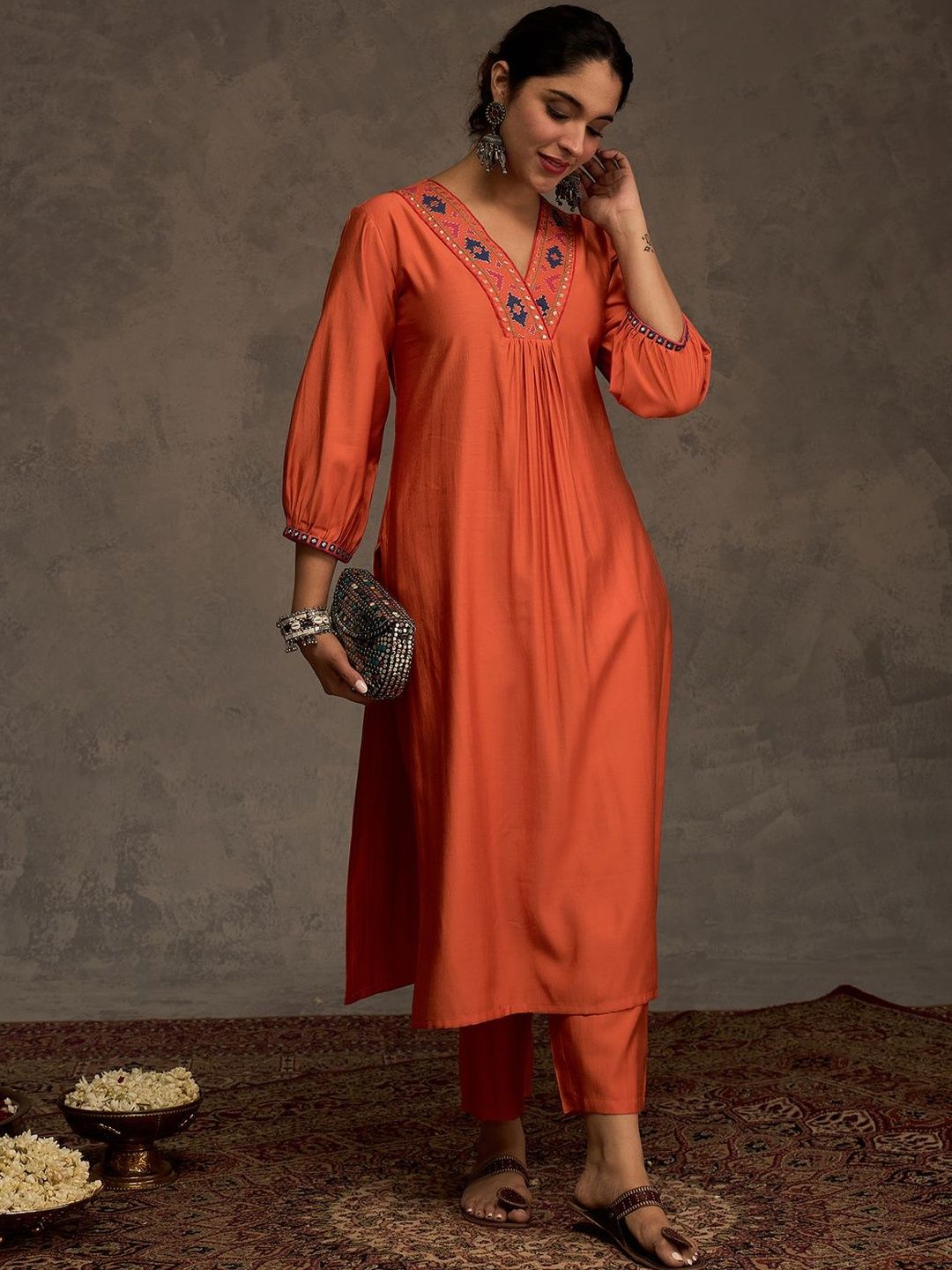 Women Ethnic Motifs Embroidered Regular Thread Work Kurta with Trouser