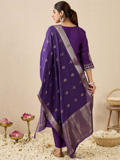 Women Ethnic Motifs Printed Kurta with Trousers & Dupatta