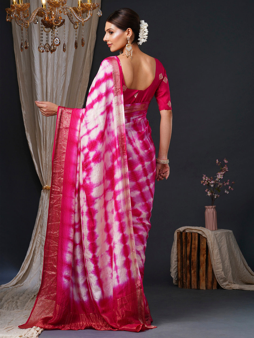 Women's Viscose Pink Woven Design Designer Saree With Blouse Piece